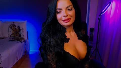 Snapshot of _milani_ chatting on 11-20-25, 06:29 Milani online show from 11-20-25, 06:29