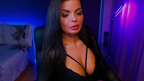 Snapshot of _milani_ chatting on 01-07-26, 06:32 Milani online show from 01-07-26, 06:32