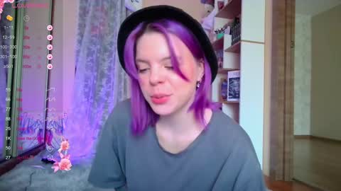 Snapshot of _milky__way__ chatting on 03-08-25, 10:32 Kate online show from 03-08-25, 10:32