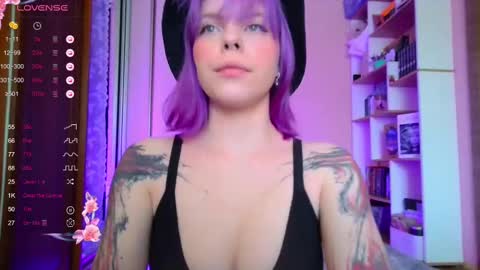 Snapshot of _milky__way__ chatting on 03-10-25, 10:59 Kate online show from 03-10-25, 10:59