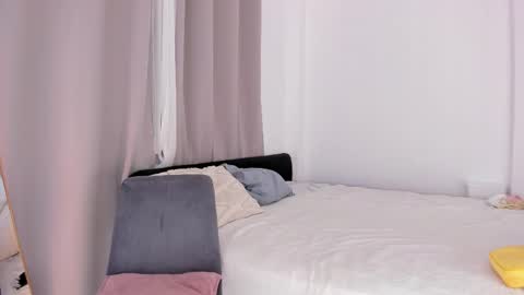 Snapshot of _milkyway chatting on 04-24-26, 01:35 _milkyway online show from 04-24-26, 01:35