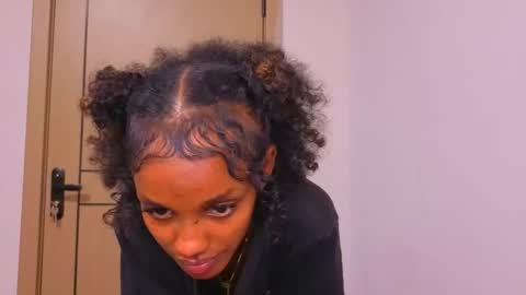 Mimi online show from 04-03-26, 02:37