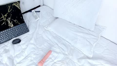 Mishelle online show from 12-11-24, 06:47