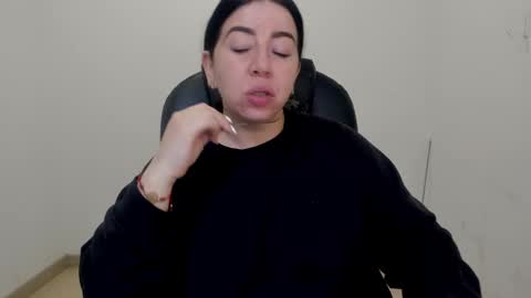 _miss_coco_ online show from 11-12-25, 01:11