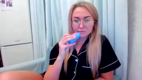 Eva online show from 10-14-25, 07:47