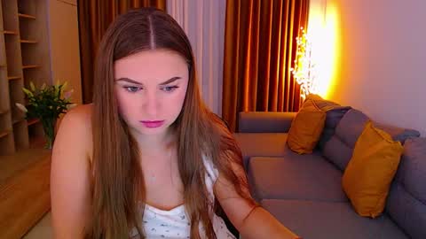 Mia online show from 09-18-25, 03:08