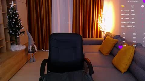 Mia online show from 12-15-25, 09:57