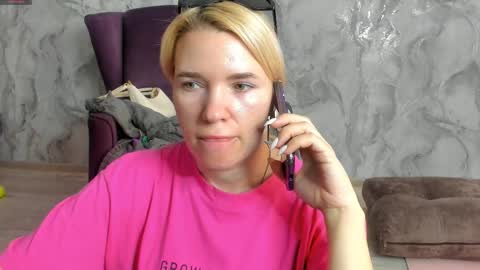 Snapshot of _miss_strawberry_ chatting on 09-24-25, 08:06 Sofia birthday october 29 online show from 09-24-25, 08:06