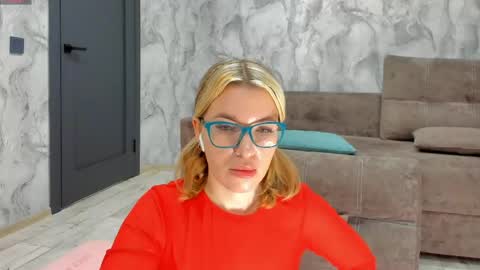 Snapshot of _miss_strawberry_ chatting on 04-07-26, 06:58 Sofia birthday october 29 online show from 04-07-26, 06:58