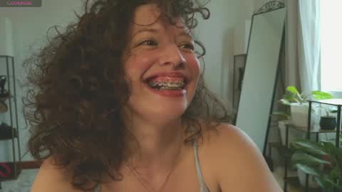 Snapshot of _missmariaa_ chatting on 05-16-26, 07:45 Mara Independent model online show from 05-16-26, 07:45