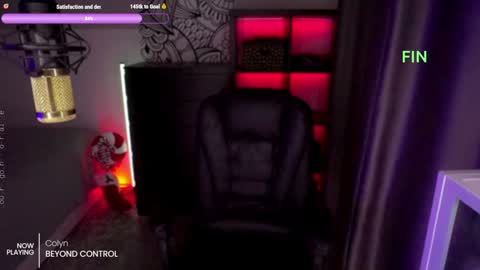 Snapshot of _mistress__ chatting on 12-15-24, 07:10 Mistress Milana online show from 12-15-24, 07:10