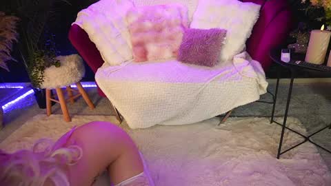 Snapshot of _mistyjoys_ chatting on 05-28-26, 04:54 Misty Joys online show from 05-28-26, 04:54
