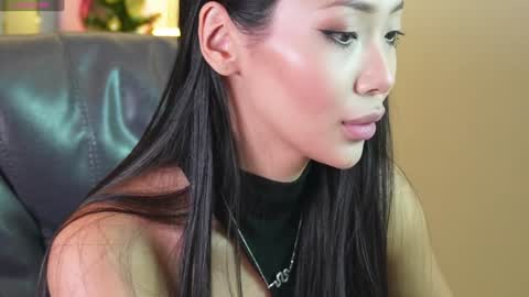 Snapshot of _miura_ chatting on 01-06-25, 06:25 MIURA online show from 01-06-25, 06:25