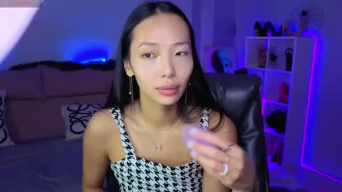 Snapshot of _miura_ chatting on 10-24-25, 01:13 MIURA online show from 10-24-25, 01:13