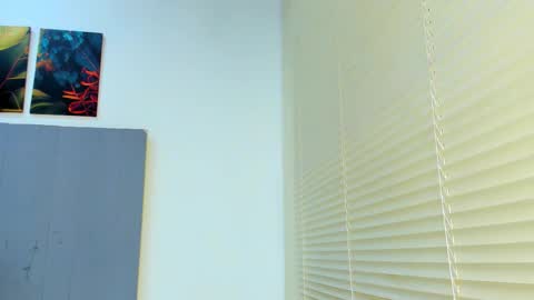 Snapshot of _molly_rosse_ chatting on 10-14-25, 12:28 _molly_rosse_ online show from 10-14-25, 12:28