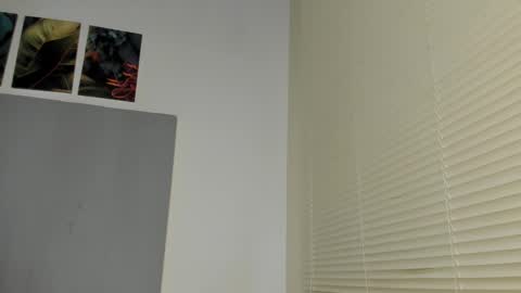 Snapshot of _molly_rosse_ chatting on 10-17-25, 11:57 _molly_rosse_ online show from 10-17-25, 11:57
