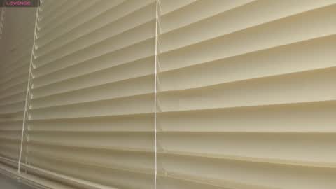 _molly_rosse_ online show from 10-28-25, 12:09