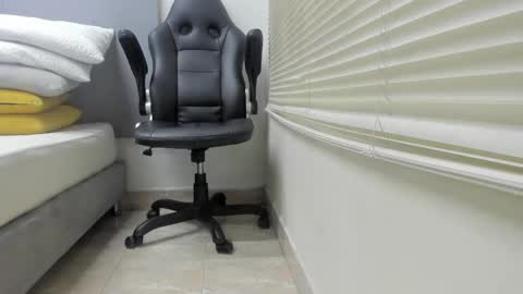 Snapshot of _molly_rosse_ chatting on 04-23-26, 12:04 _molly_rosse_ online show from 04-23-26, 12:04