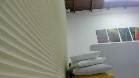 Snapshot of _molly_rosse_ chatting on 05-06-26, 11:59 _molly_rosse_ online show from 05-06-26, 11:59
