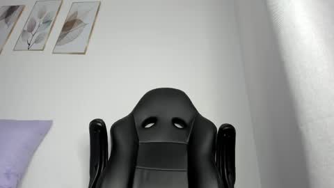 Snapshot of _molly_rosse_ chatting on 05-20-26, 11:49 _molly_rosse_ online show from 05-20-26, 11:49