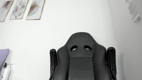 Snapshot of _molly_rosse_ chatting on 06-02-26, 12:07 _molly_rosse_ online show from 06-02-26, 12:07
