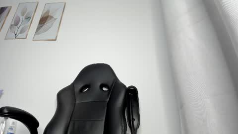 Snapshot of _molly_rosse_ chatting on 07-10-26, 11:57 _molly_rosse_ online show from 07-10-26, 11:57