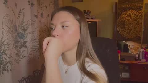 Snapshot of _monaflame_ chatting on 02-04-26, 04:13 Mona online show from 02-04-26, 04:13