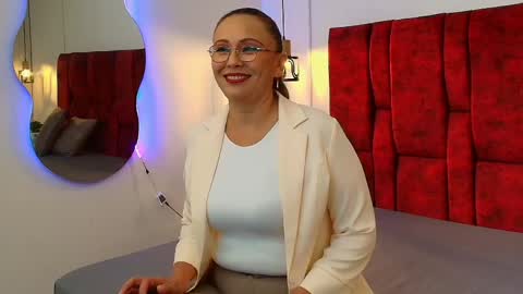 Snapshot of _monaliza_ chatting on 04-24-26, 12:18 _monaliza_ online show from 04-24-26, 12:18