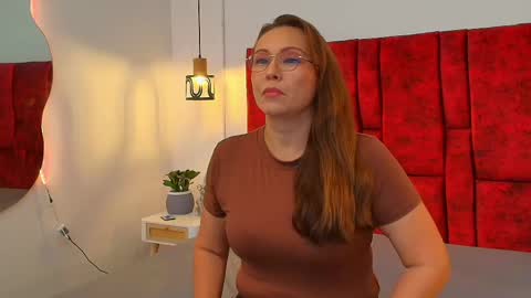 Snapshot of _monaliza_ chatting on 05-08-26, 12:21 _monaliza_ online show from 05-08-26, 12:21