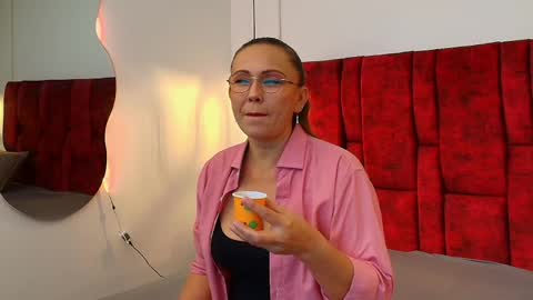 Snapshot of _monaliza_ chatting on 05-09-26, 12:21 _monaliza_ online show from 05-09-26, 12:21