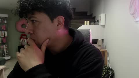 Snapshot of _mr_panda_ chatting on 02-14-25, 12:41 Panda online show from 02-14-25, 12:41