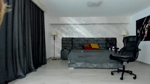 Snapshot of _myaa chatting on 03-12-25, 11:31 Maya online show from 03-12-25, 11:31