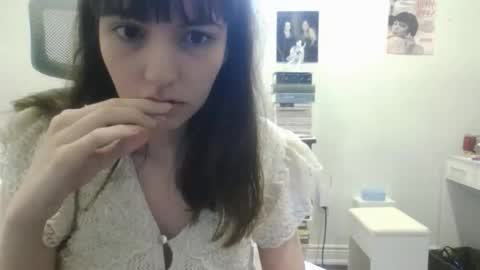 _naomixx_ online show from 05-06-26, 04:23