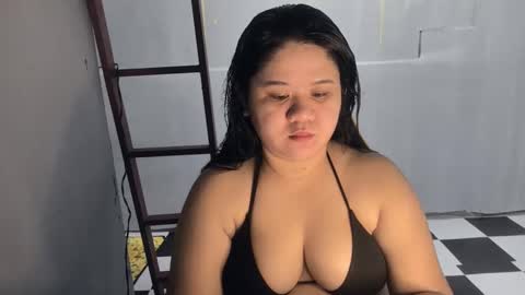 Snapshot of _natalieey chatting on 11-22-25, 11:20 nics online show from 11-22-25, 11:20