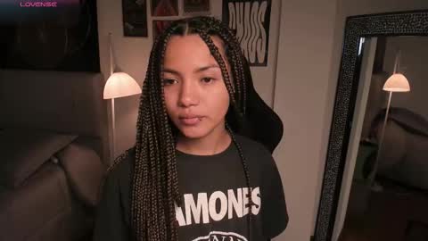 Nati - Independ model online show from 09-30-25, 03:44