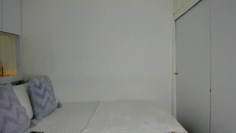 independent model natha online show from 07-16-26, 07:14