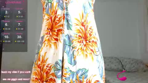 Snapshot of _nayade_ chatting on 11-09-25, 04:49 _nayade_ online show from 11-09-25, 04:49