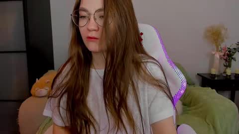 Mia with a big heart  online show from 03-01-25, 03:53