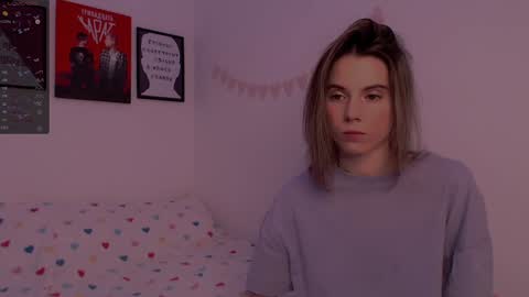 Snapshot of _ni_kiss chatting on 12-12-24, 10:42 Nika online show from 12-12-24, 10:42