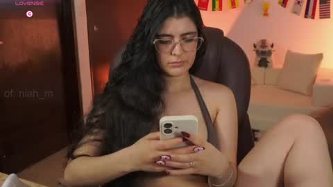 Snapshot of _niah chatting on 07-05-26, 04:19 NiniHelp me by giving my show a thumbs up online show from 07-05-26, 04:19