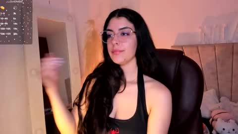 Niah  You can call me Ni or cutie haha online show from 02-28-25, 10:39