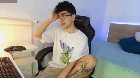 Nicolas online show from 11-14-25, 04:55