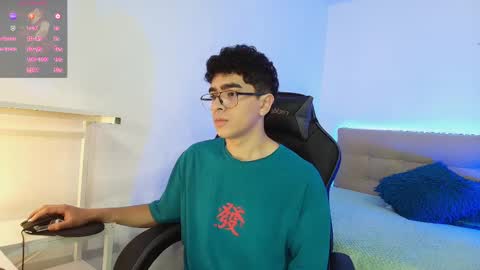 Nicolas online show from 11-16-25, 03:12