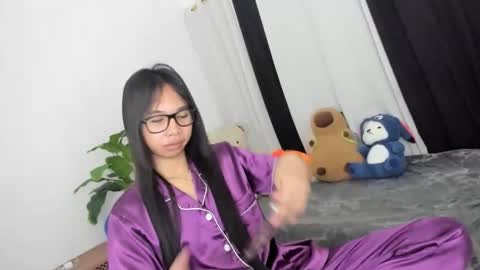 Snapshot of _nicole69_ chatting on 11-10-25, 08:08 Nicole online show from 11-10-25, 08:08