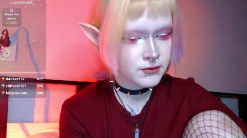 Snapshot of _nicole_meow_ chatting on 11-25-25, 09:37 Nicole online show from 11-25-25, 09:37