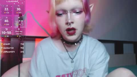 Snapshot of _nicole_meow_ chatting on 11-27-25, 03:08 Nicole online show from 11-27-25, 03:08