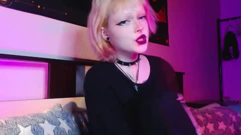 Snapshot of _nicole_meow_ chatting on 12-03-25, 11:47 Nicole online show from 12-03-25, 11:47