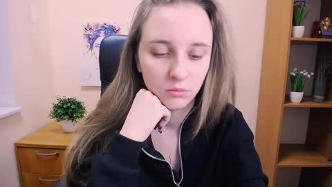 Nica online show from 01-24-25, 07:19