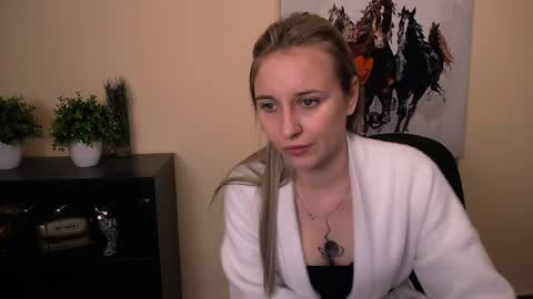 Nica online show from 04-29-26, 11:03