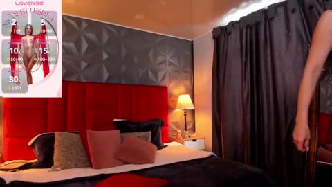 Snapshot of _nicoletteshea_ chatting on 02-25-25, 09:13 _nicoletteshea_ online show from 02-25-25, 09:13